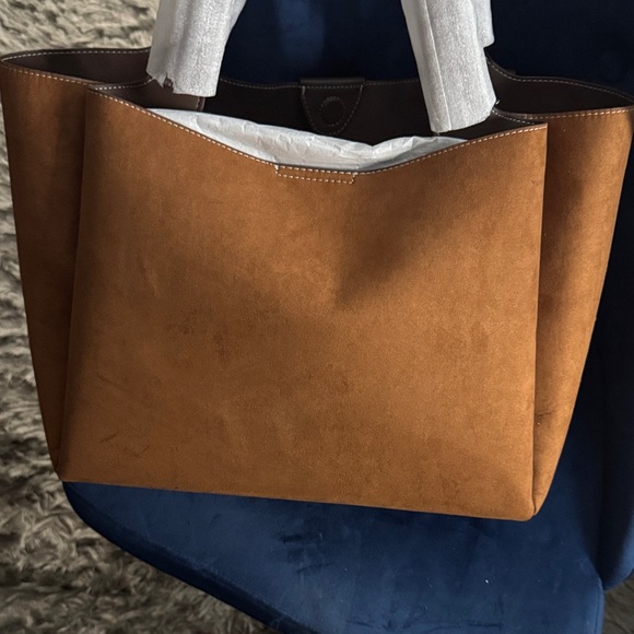 DKNY Tan Tote Bag defects as seen in pics - Picture 5 of 8